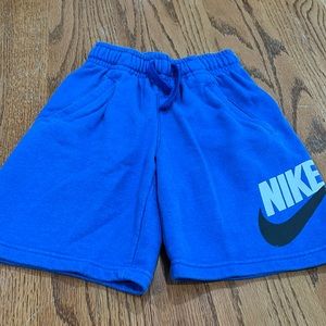 EUC Boys Nike shorts size small